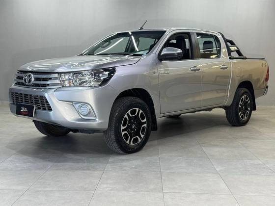 TOYOTA HILUX 2.8 STD 4X4 CD 16V DIESEL 4P MANUAL